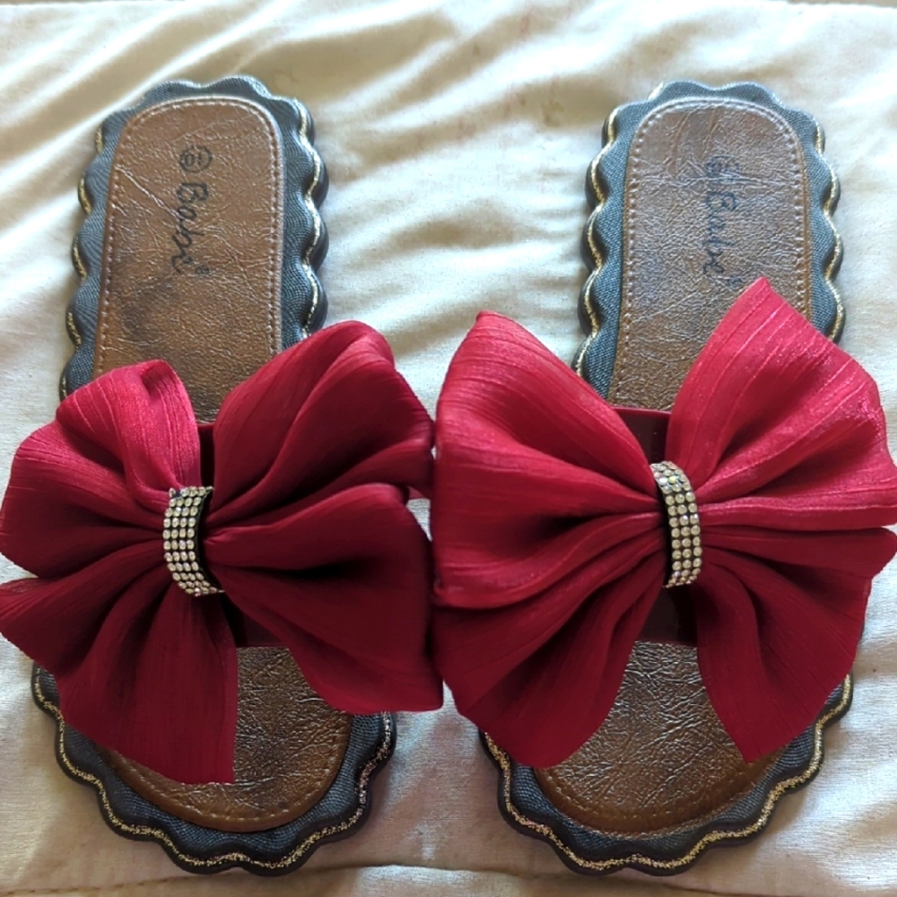 Babe Sandals Red Bows Patent Leather Uppers Size 9.5-10